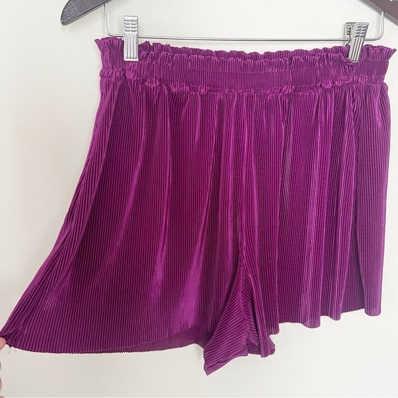 Zara Purple Ribbed Pull on Ruffle Elastic Waist Shorts Size Large Shiny Stretch - Picture 3 of 8